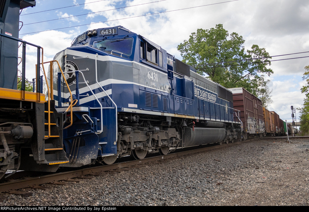 LSRC 6431 trails on a CSX Freight